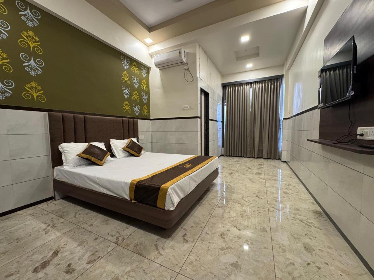 Majestic Inn Васай Екстер'єр фото